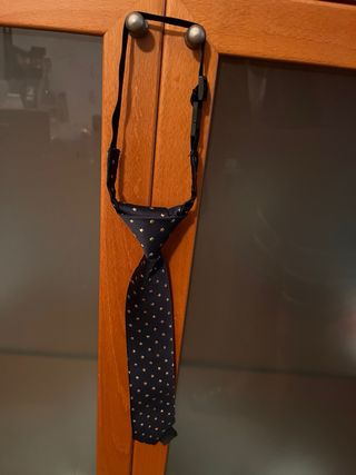 Corbata infantil azul con estrellas doradas
