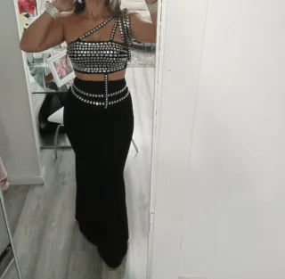 Vestido de fiesta negro y plateado