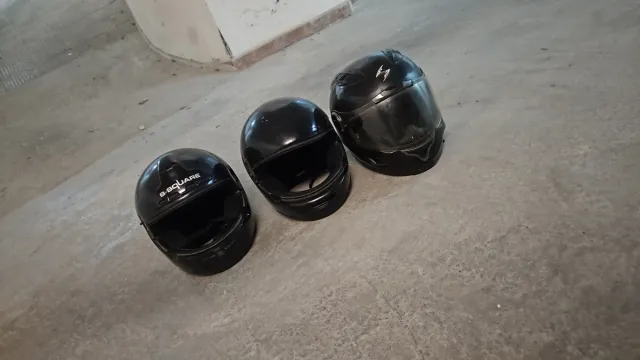 3 Cascos de Moto Negros