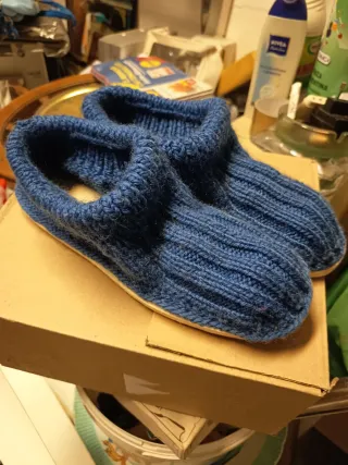 Pantofole lana blu fatte a mano