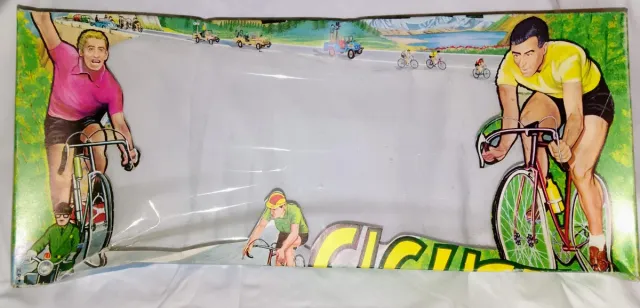 Caja Cicl.Plástico.Vlta.Cilista España cja mediana