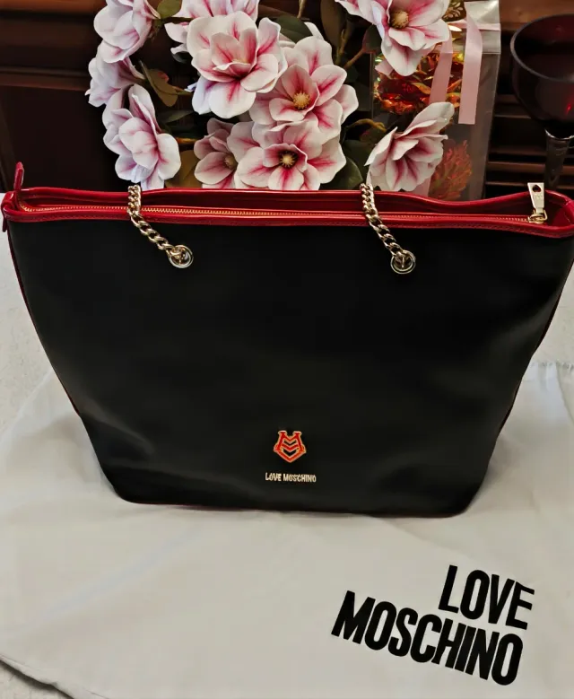 Bolsa Love Moschino Preta e Vermelha