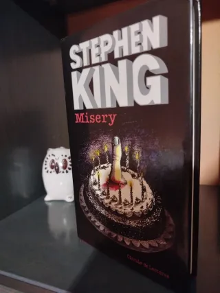 Novela Stephen King " Misery ".