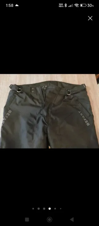 Chaqueta y pantalón de moto con protecciones