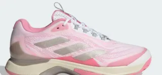 Zapatillas Adidas Avacourt Rosa y Blancas