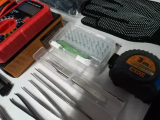 Kit herramientas precisión y multímetro