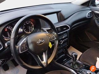 Infiniti Q30 1.6T 90kW (122CV)