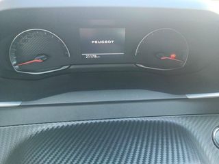 Peugeot 2008 BlueHDI 81kW (110CV) Allure Pack