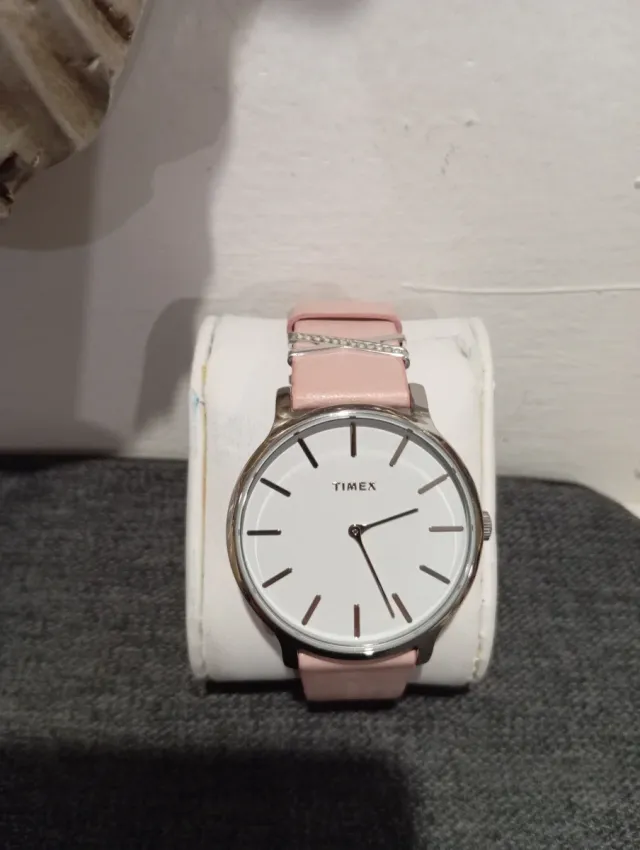 Orologio Timex con quadrante bianco e cinturino rosa