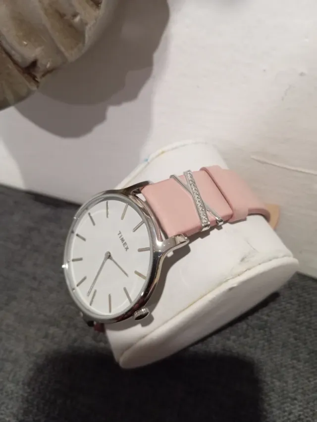 Orologio Timex con quadrante bianco e cinturino rosa