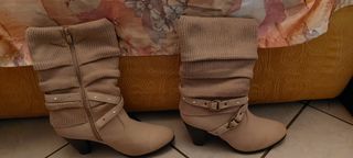 Stivali donna beige con tacco