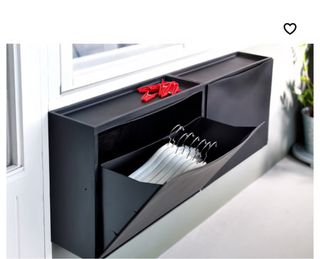Rack Ikea scarpiera (1 a sinistra)
