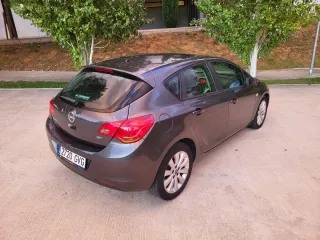 Opel Astra 2010