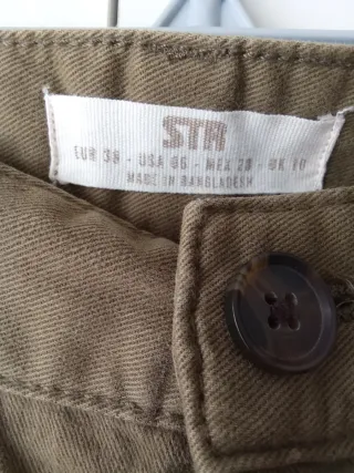 Pantalón cargo militar Stradivarius