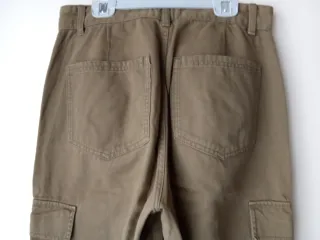 Pantalón cargo militar Stradivarius