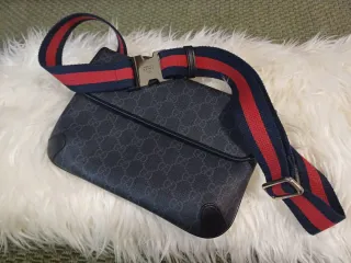 Riñonera Gucci Original Negra y Roja