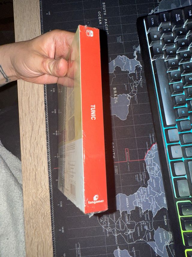 Tunic Edición Especial PRECINTADO NSW