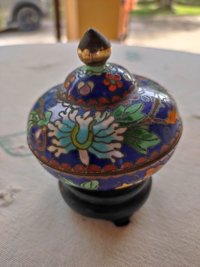 Vasetto cloisonné decorato