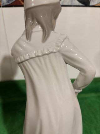 Figura porcelana Nao niña