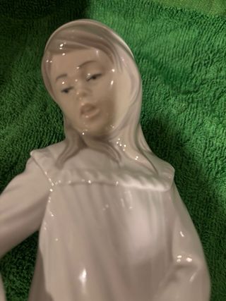 Figura porcelana Nao niña