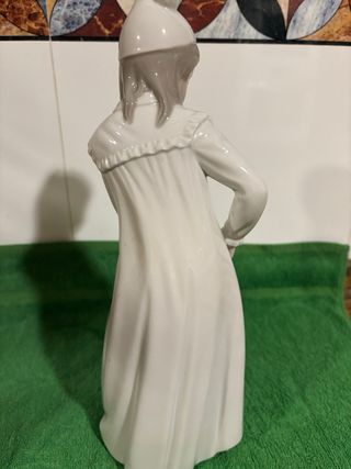 Figura porcelana Nao niña
