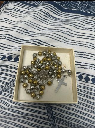 Rosario de oro y plata