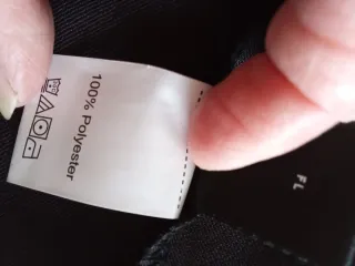 Falda-pantalón negra con nudo