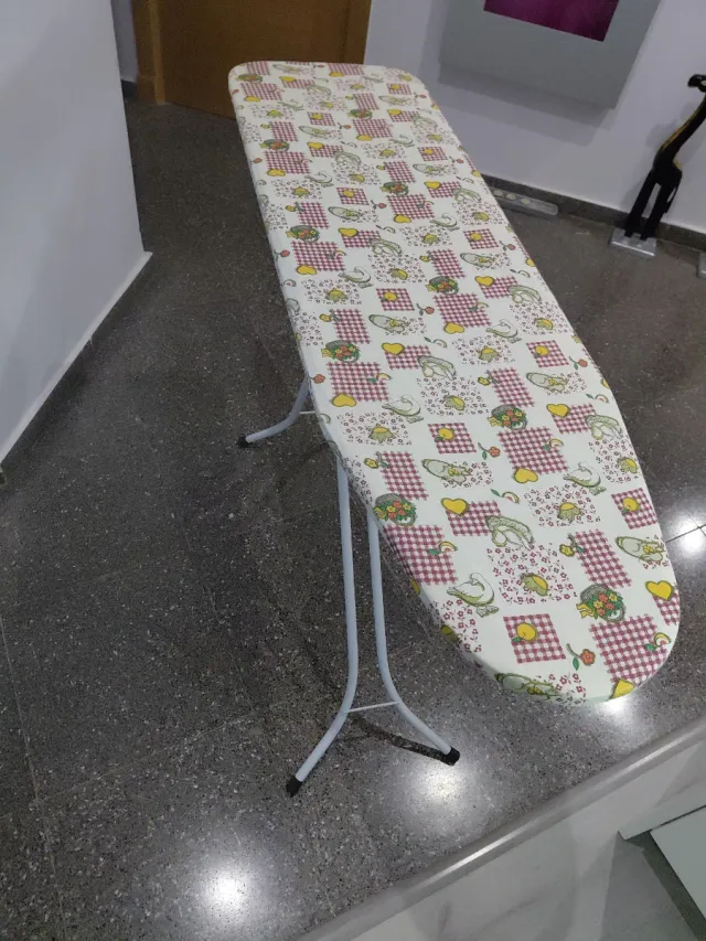 Tabla de planchar con funda estampada