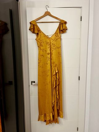 Vestido fiesta mostaza Zara