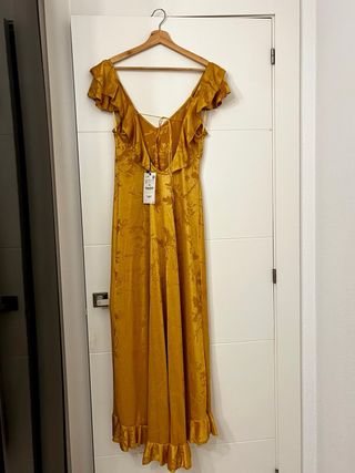 Vestido fiesta mostaza Zara