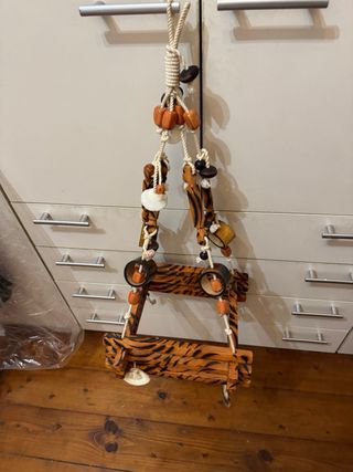 scaccia pensieri in legno decorata