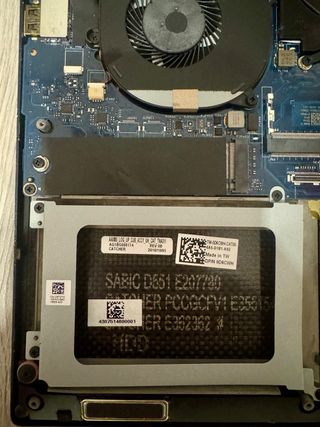 Portátil Dell i7 XPS P56F para piezas o reparar