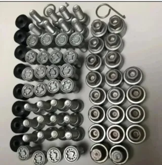 Se vende tornillos antirrobo VW GOLF MK7 AUDI SEAT