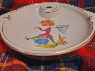 CENICERO AÑOS 90 PORCELANA NIÑA CON RED