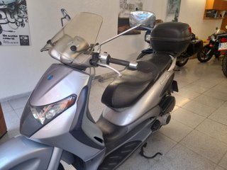 Piaggio Beverly 200