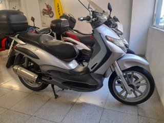 Piaggio Beverly 200