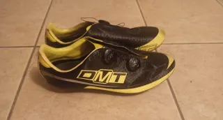 Scarpe ciclismo dmt taglia 43. Chiusura con rotore