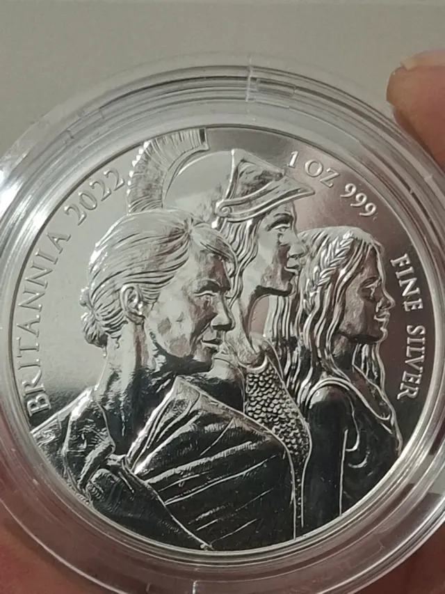 Moneta 2 Pounds Regina Elisabetta II