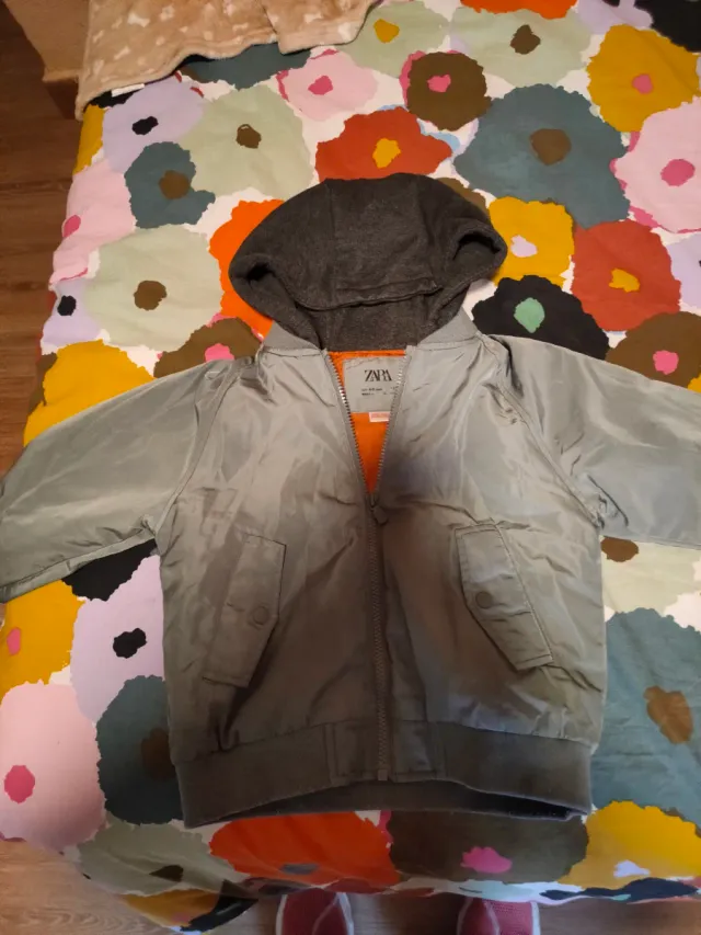 Cazadora niño Zara verde