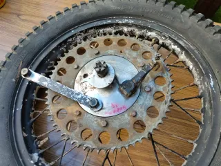 Rueda Bultaco Sherpa con piñón y tambor