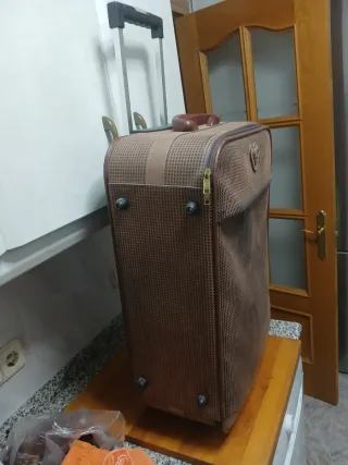Maleta mediana de viaje