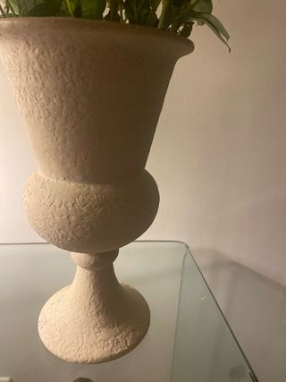 Jarrón de terracota beige y amarillo