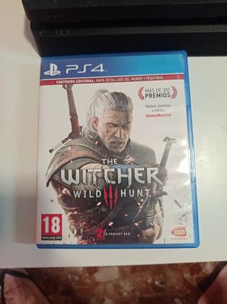 PS4 + 2 Mandos + 6 Juegos + HDMI
