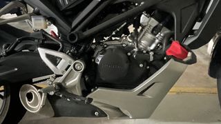 Honda CB125R Roja y Plata Precio navidad!