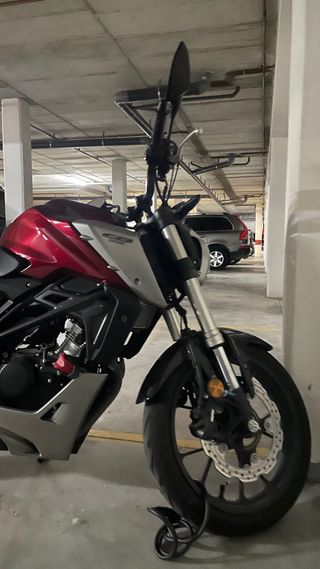 Honda CB125R Roja y Plata Precio navidad!