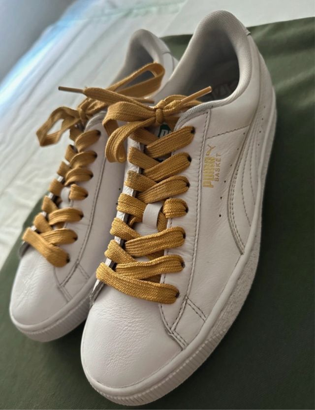 Zapatillas Puma Basket Blancas Cordones Dorados
