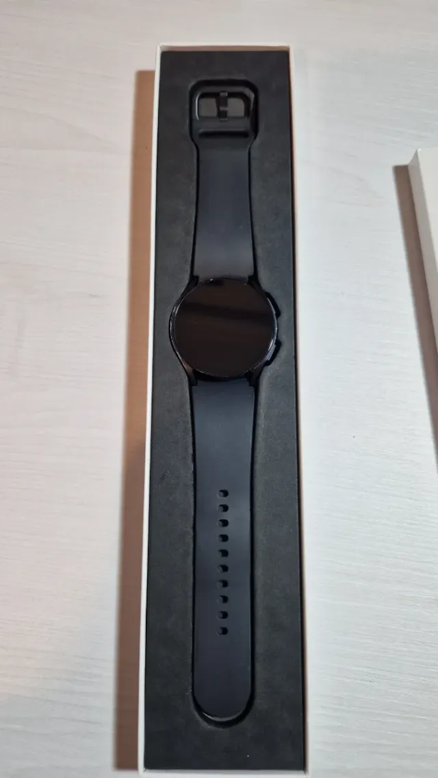 Samsung Galaxy Watch 6 Negro y cargador
