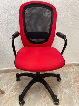 Silla de oficina ergonómica roja