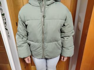 Cazadora Bershka verde talla L, usada 4 veces