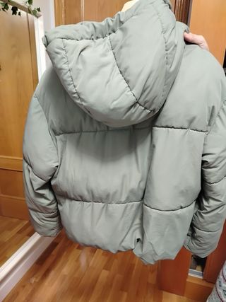 Cazadora Bershka verde talla L, usada 4 veces